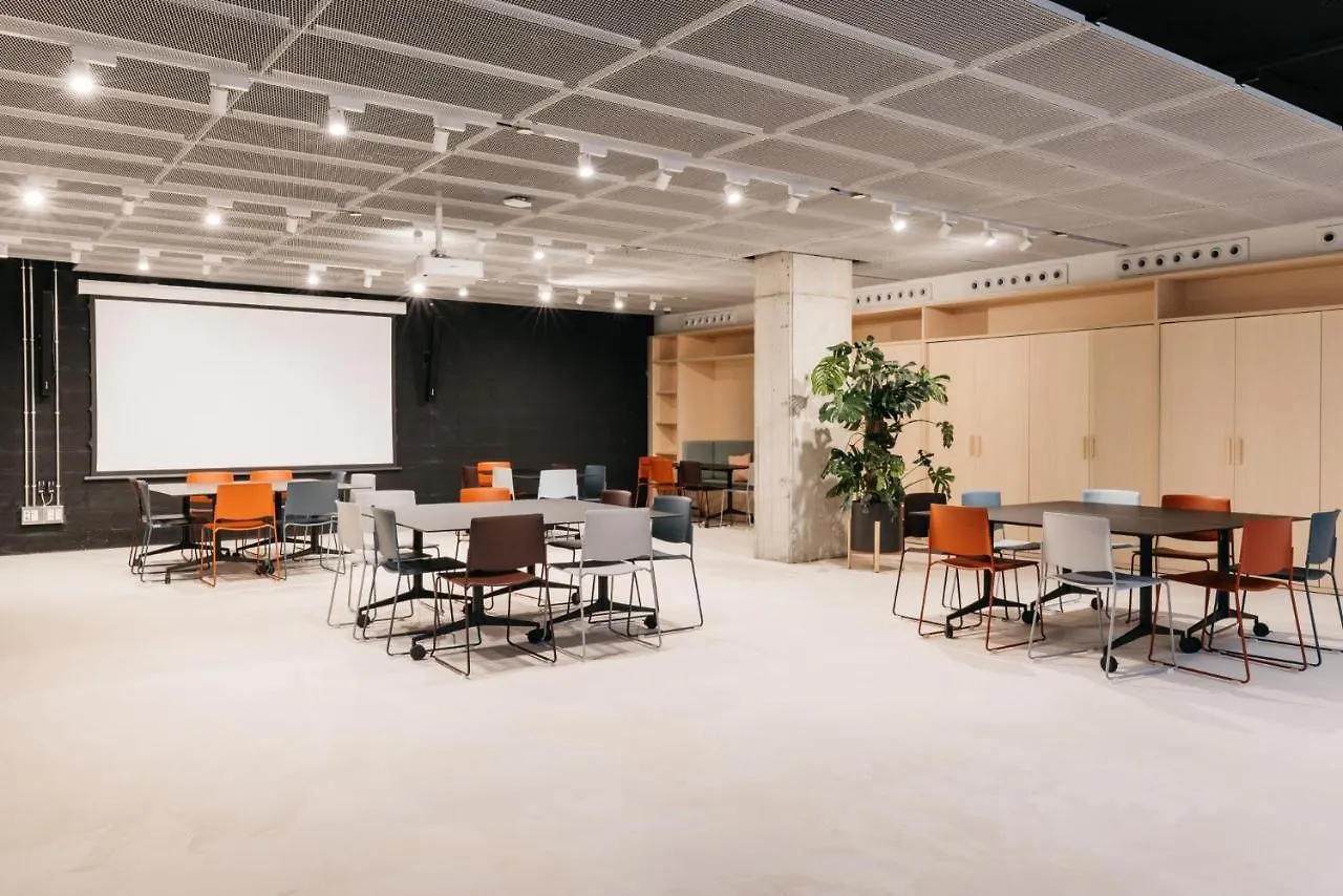 Pallars Student Accommodation: Spacious Studios for Barcelona Students Apartment