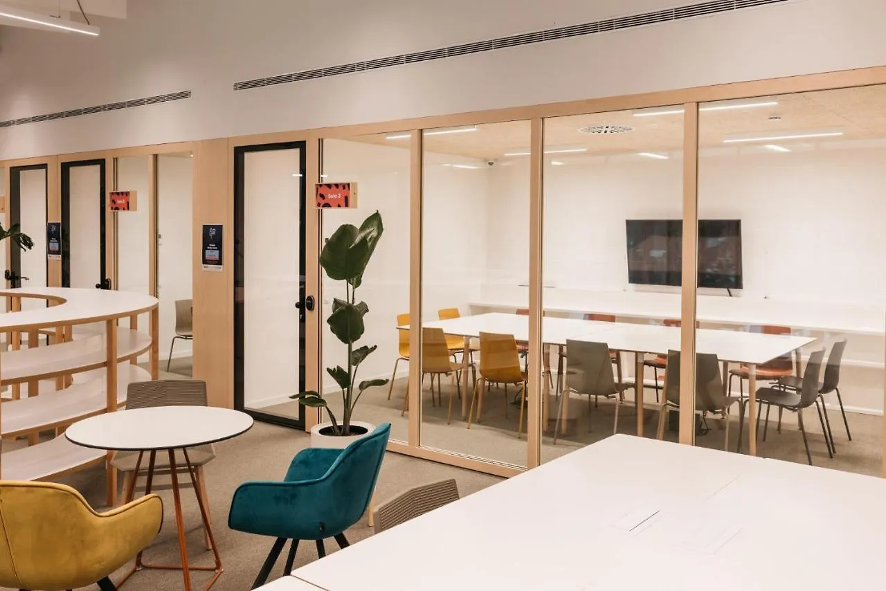 Apartment Pallars Student Accommodation: Spacious Studios for Barcelona Students