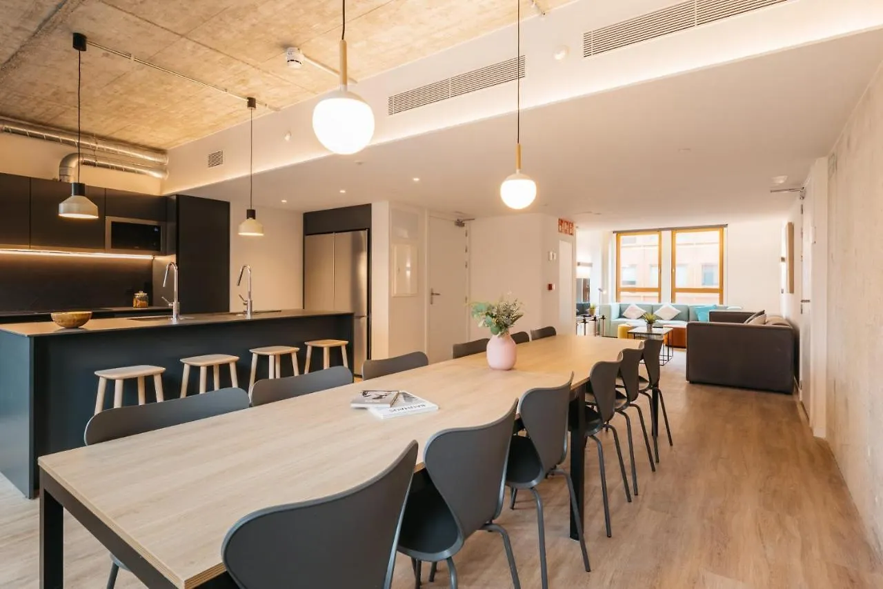 Apartment Pallars Student Accommodation: Spacious Studios for Barcelona Students Spain