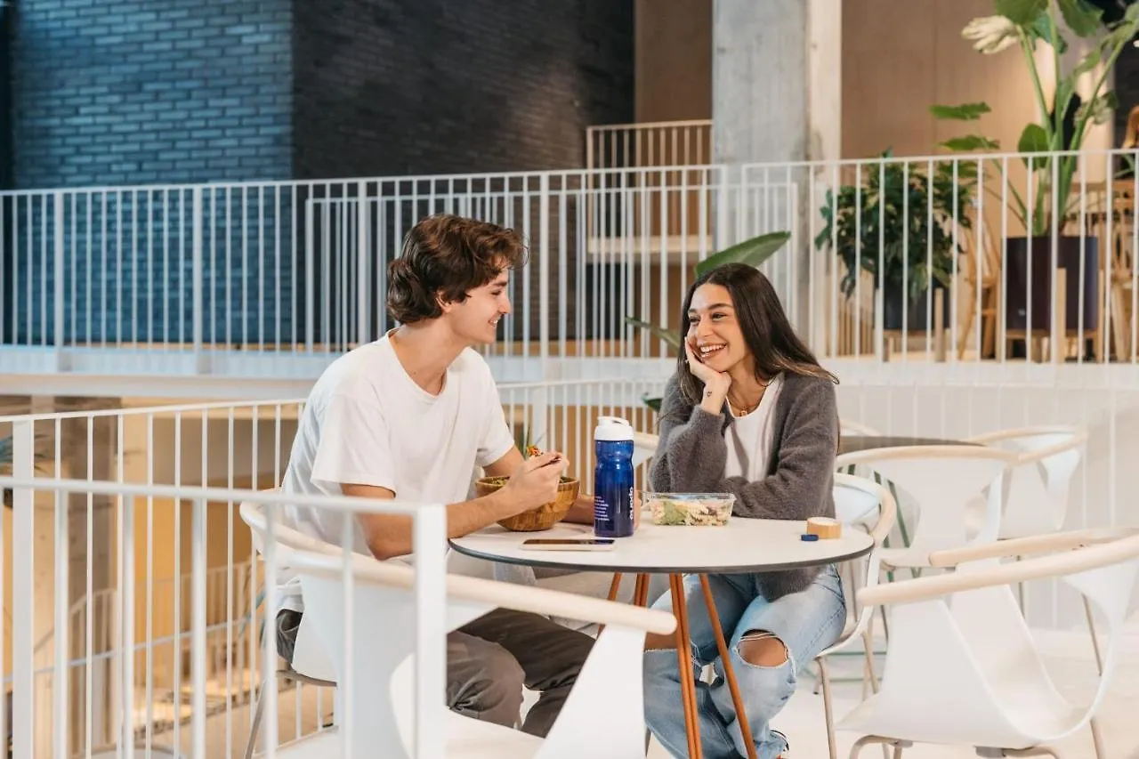 Pallars Student Accommodation: Spacious Studios for Barcelona Students 0*,