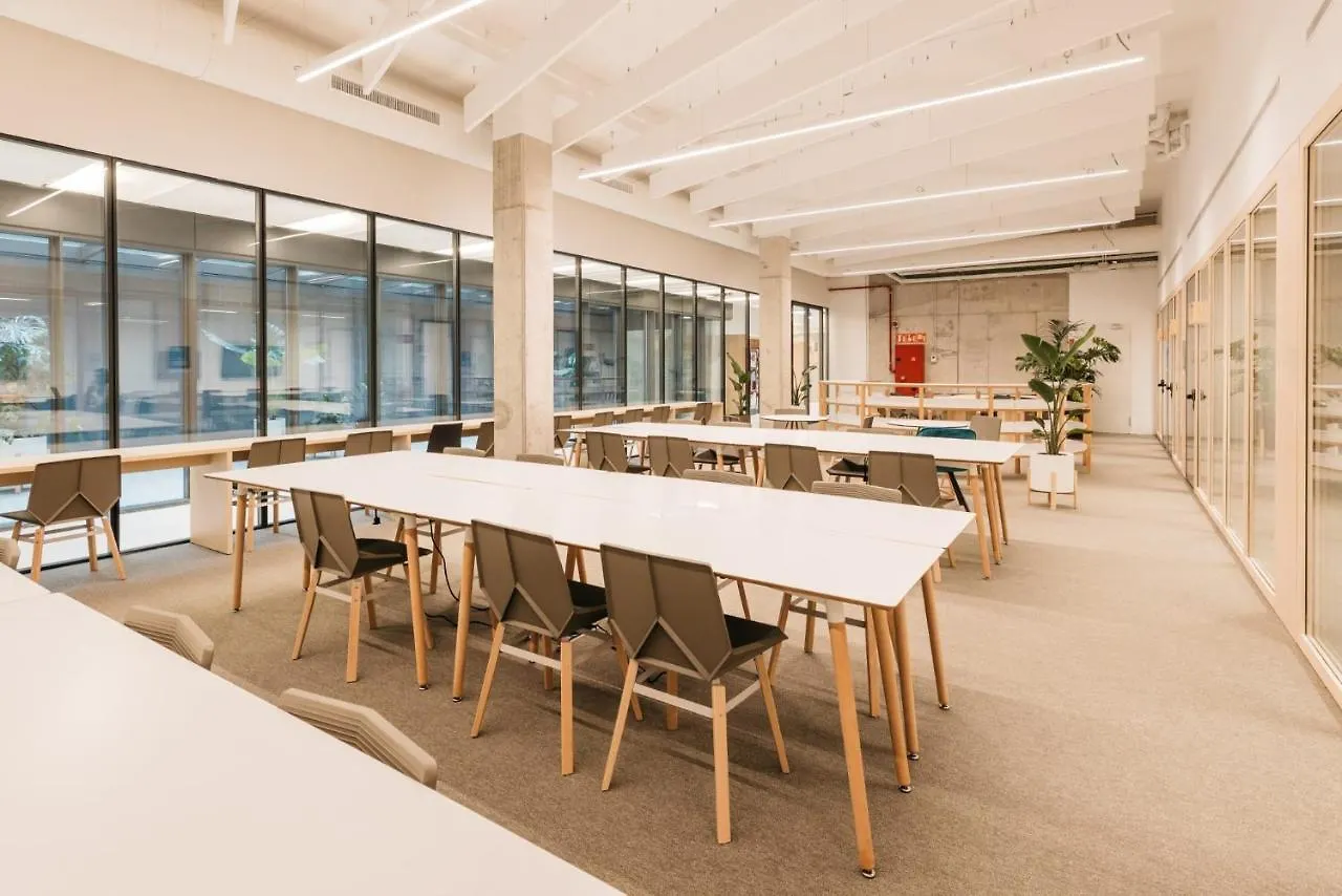 Apartment Pallars Student Accommodation: Spacious Studios for Barcelona Students