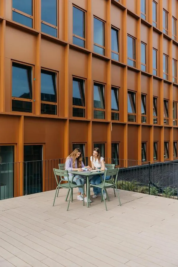 Pallars Student Accommodation: Spacious Studios for Barcelona Students Apartment