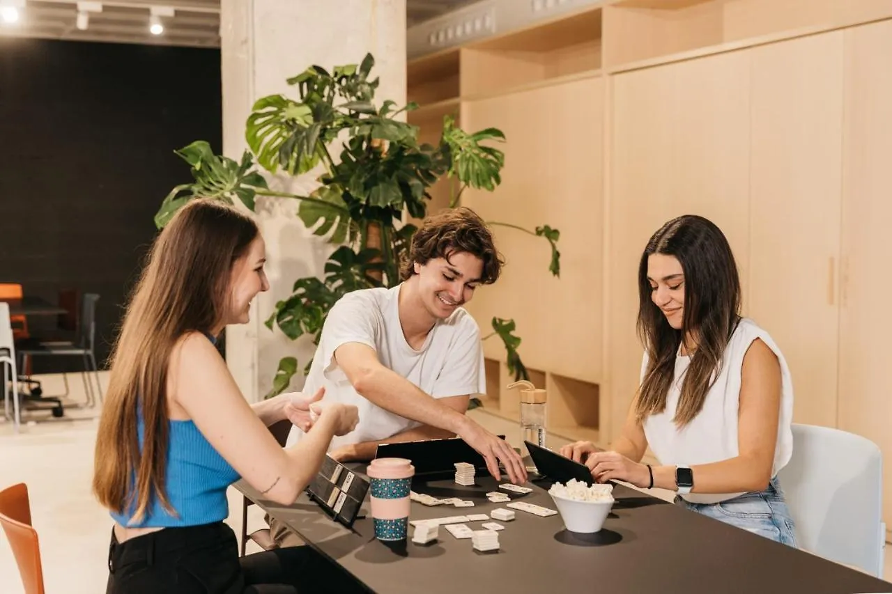 Pallars Student Accommodation: Spacious Studios for Barcelona Students Apartment