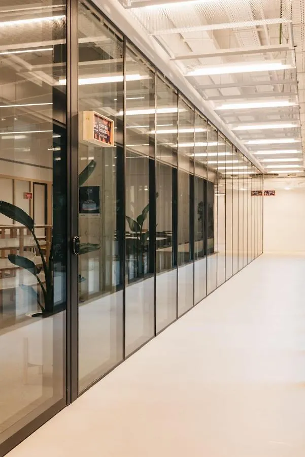 Pallars Student Accommodation: Spacious Studios for Barcelona Students 0*,