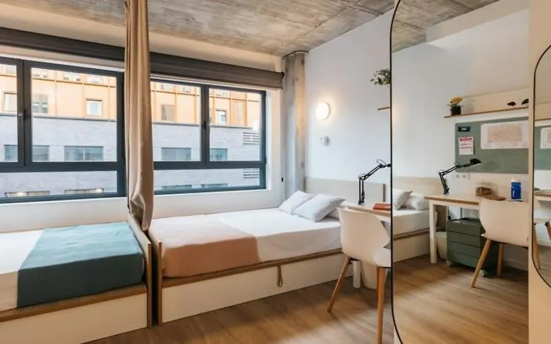 Pallars Student Accommodation: Spacious Studios for Barcelona Students 0*,