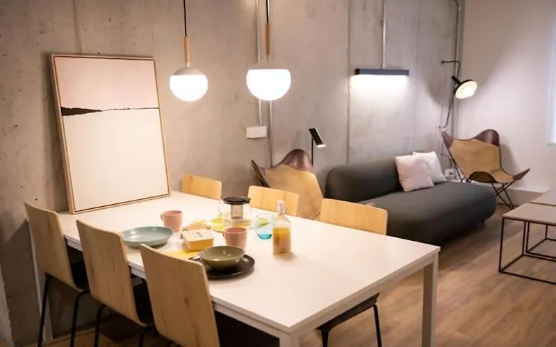 Apartment Pallars Student Accommodation: Spacious Studios for Barcelona Students